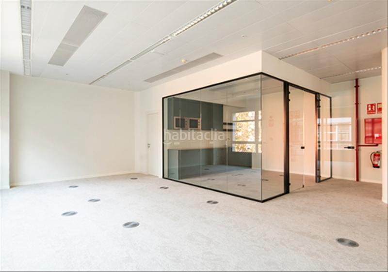 Foto 5007d31d-55c1-4205-a85b-d69282b30b38. Rent office space with heating parking in El Parc i la Llacuna del Poblenou Barcelona