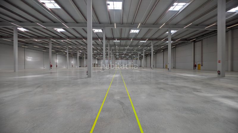 Foto 8491bd9f-94af-4b58-844d-8869ed257110. Rent industrial building with heating in Riudarenes