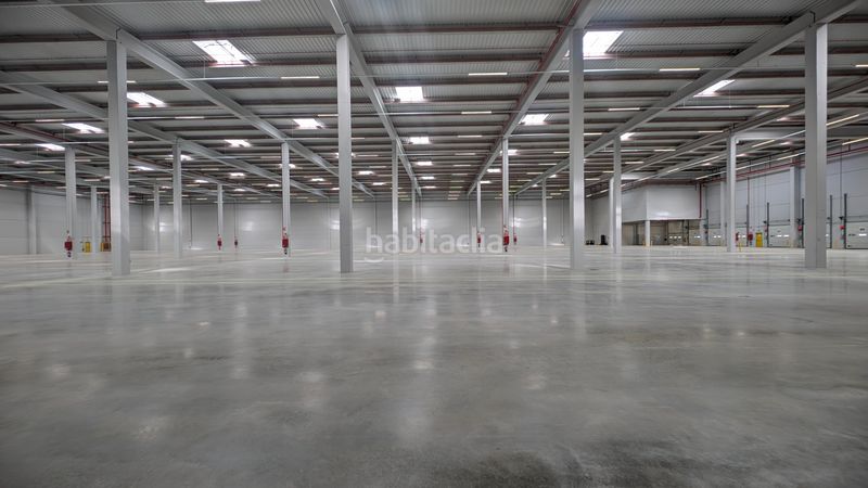 Foto 9ab4ef7f-f509-4825-b5b6-099895e278f2. Rent industrial building with heating in Riudarenes
