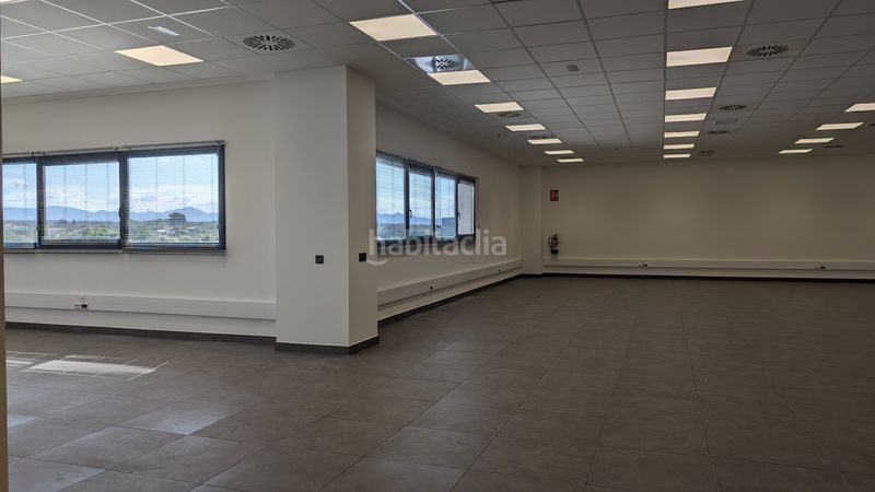 Foto a1edfab9-a0bc-47b1-bd68-1419227dc5dc. Rent industrial building with heating in Riudarenes