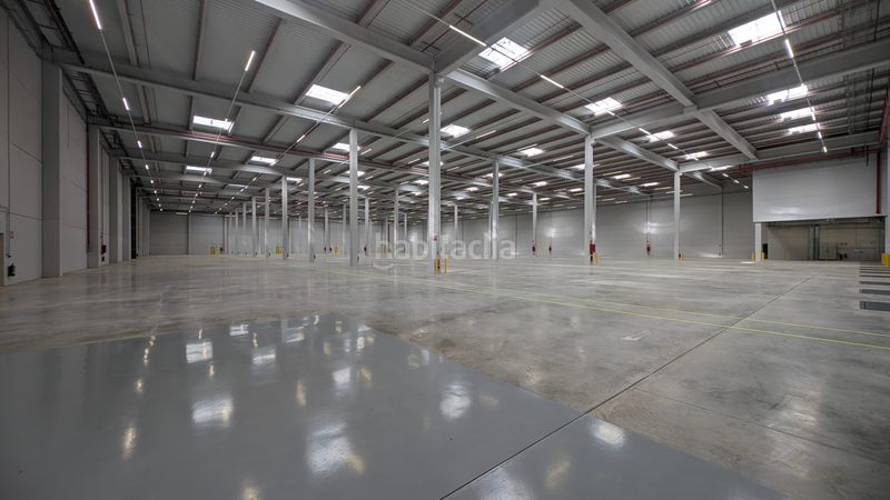 Foto d622c8eb-61e2-49c3-9cdd-a3d07c031429. Rent industrial building with heating in Riudarenes