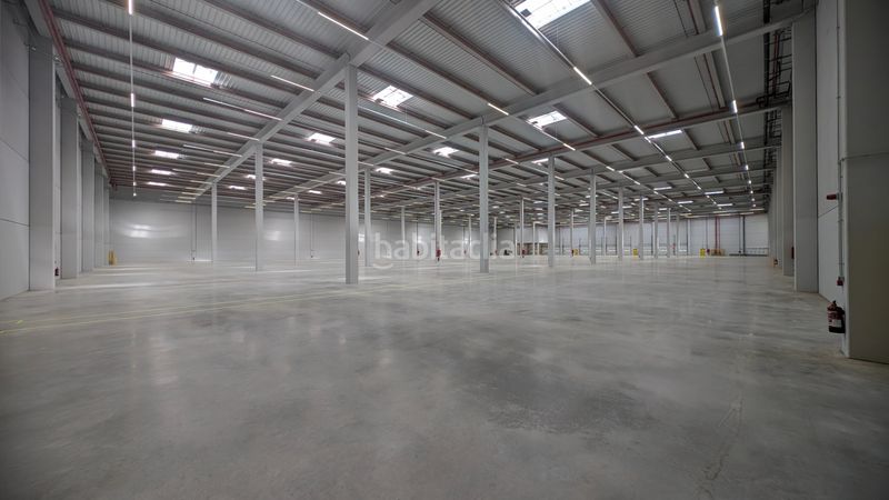 Foto d9dd5943-dd80-44c7-befb-06e12ccb7dbf. Rent industrial building with heating in Riudarenes