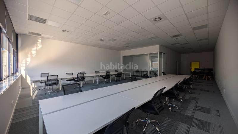 Foto 2a479f1c-2eee-4283-81c9-90c1e691e5ee. Rent office space with heating in Provençals del Poblenou Barcelona