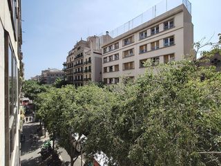 Rent Office space  Carrer de valència. Oficina en alquiler en calle valencia