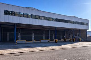 Lloguer Nau industrial a Eixample Sud - La Barceloneta. Nave logística en alquiler en el prat de llobregat