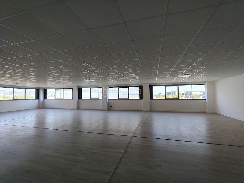 Foto 2cd74a21-a101-4abd-8eb8-b894e507ad74. Affitto edificio in Zona Industrial Prat de Llobregat (El)