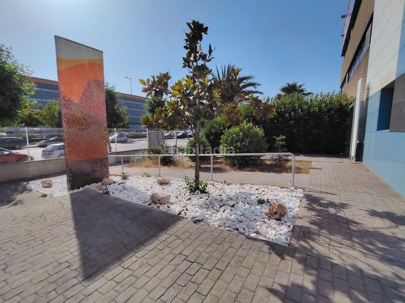 Foto a805c1b1-fb0a-4e99-bc1f-ea469ef48c36. Affitto edificio in Zona Industrial Prat de Llobregat (El)
