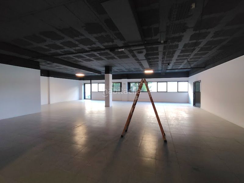 Foto fc93b0f9-3d3d-467a-aac3-77f0b26fcc47. Affitto edificio in Zona Industrial Prat de Llobregat (El)