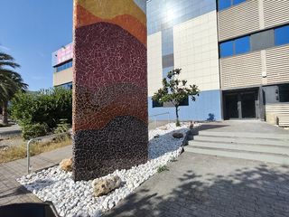 Alquiler Edificio  Carrer de la garrotxa. Edificio corporativo de oficinas en el prat