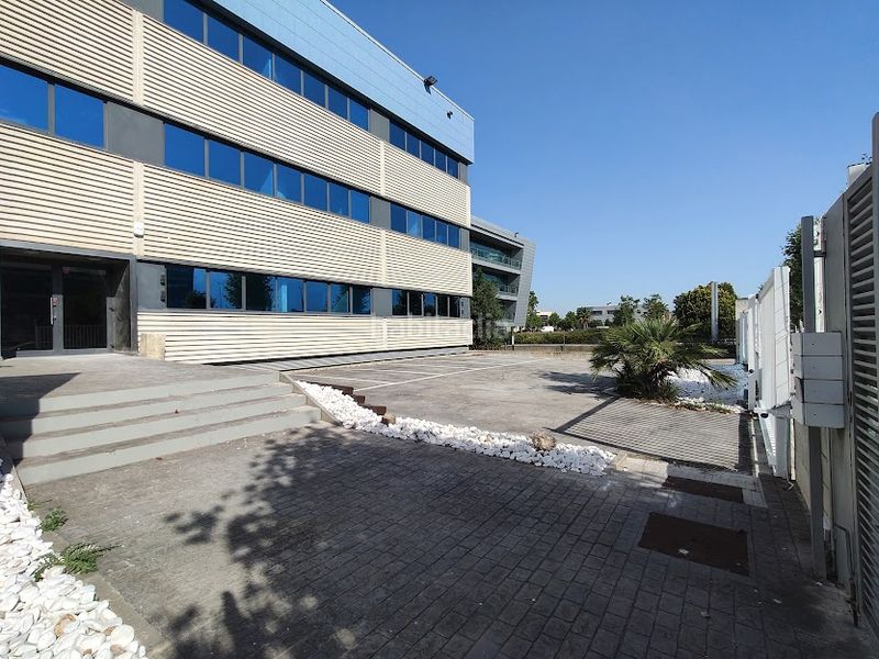 Foto 3d80d9b7-17eb-4ebf-8c82-45ee341c6f76. Lloguer edifici a Zona Industrial Prat de Llobregat (El)