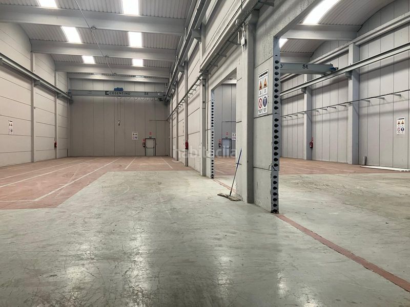 Foto 02b3aced-af04-4189-87bf-0a1dadd7a5e8. Industrial building with heating in Barri dels Escriptors Salt