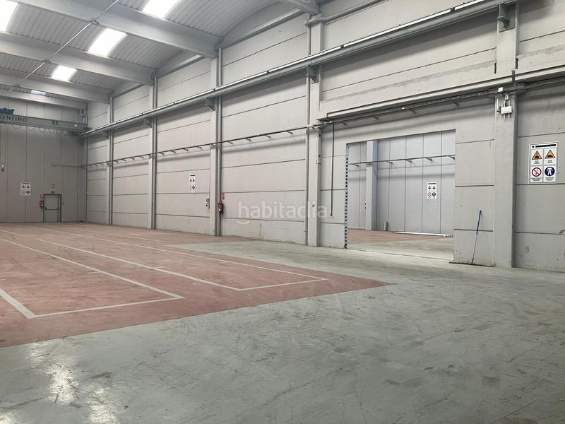 Foto 170c111e-0834-4686-9b3b-57a6e8cc550b. Industrial building with heating in Barri dels Escriptors Salt