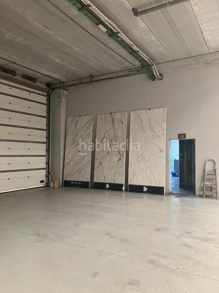 Foto 3ddd7418-60e1-4f16-9fcc-66cf9252fe9a. Industrial building with heating in Barri dels Escriptors Salt