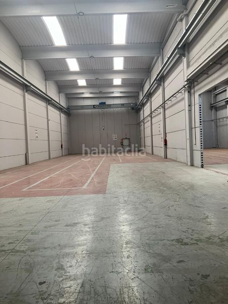 Foto 4f83b28f-6848-448f-ad8e-2f5c724690c2. Industrial building with heating in Barri dels Escriptors Salt