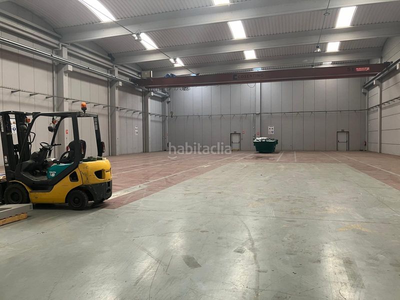 Foto a427d6fb-1b81-4e0f-967a-66c159f5ddc3. Industrial building with heating in Barri dels Escriptors Salt
