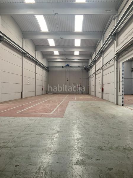 Foto fb26cbcd-699b-48f3-93de-1b5bb53d5791. Industrial building with heating in Barri dels Escriptors Salt
