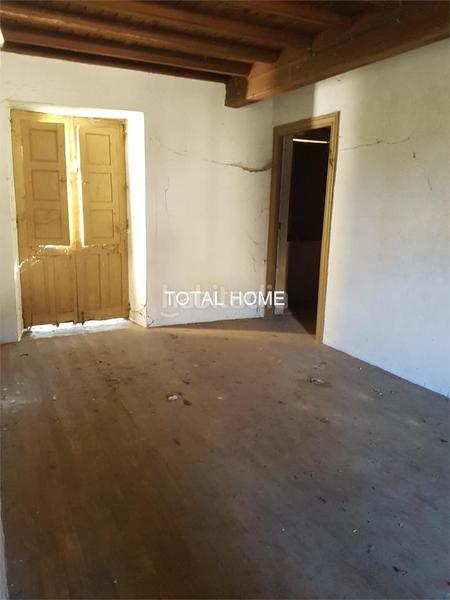 Foto 9d1af3bb-e40f-487d-9edf-bf673878dd30. Casa total home vende casa de piedra para restaurar en Teo