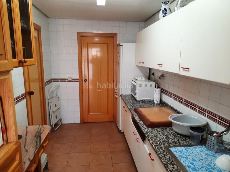 Foto 0468d018-6809-43dd-8acd-c992f03c8ef1. Piso amplio piso en el centro de la ciudad con 3 dormitorios y plaza de garaje en Almansa