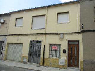 Casa a Almansa. Casa con calefacción, zona multiusos y garaje privado