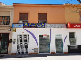 Location Local commercial à Almansa. Local comercial reformado en calle corredera, almansa
