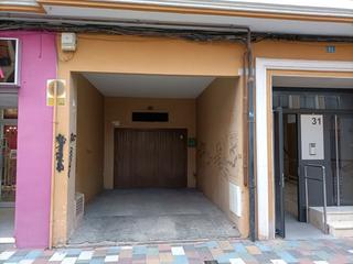 Parking coche en Almansa