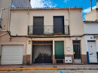Casa a Almansa. Casa centrica con patio