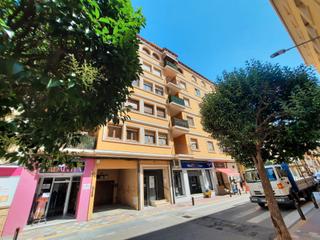 Pis a Almansa. Vivienda con cuatro dormitorios en zona centro
