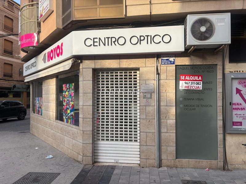 Foto bd9fa079-5dff-4480-b9ad-302e73c6b67c. Alquiler local comercial local en zona comercial en Almansa