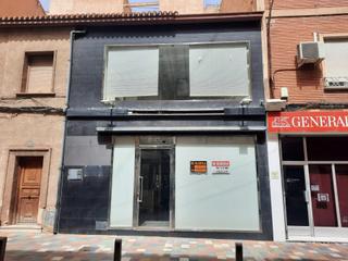 Location Local commercial à Almansa. Local en la calle mas comercial de almansa