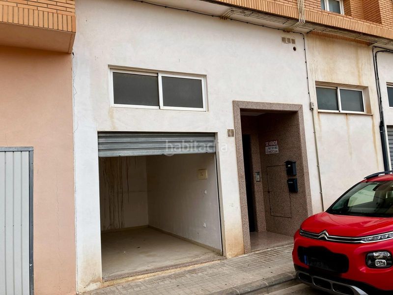 Foto be2d4170-b2cc-44b5-adc2-2593b666f065. Aparcament cotxe a Almansa
