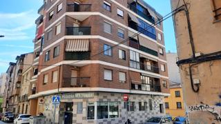Lloguer Pis a Almansa. Vivienda centrica con 4 dormitorios y 2 balcones