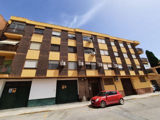 Rent Flat in Almansa. Amplio y moderno piso reformado en almansa  zona san juan