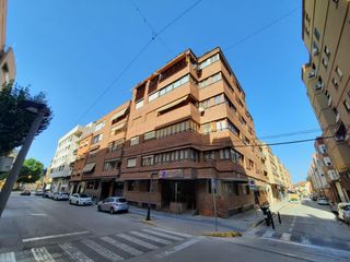 Miete Etagenwohnung in Almansa. Vivienda centrica con 4 dormitorios