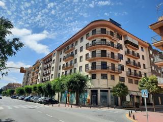 Planta baja en Almansa. Entreplanta para negocio