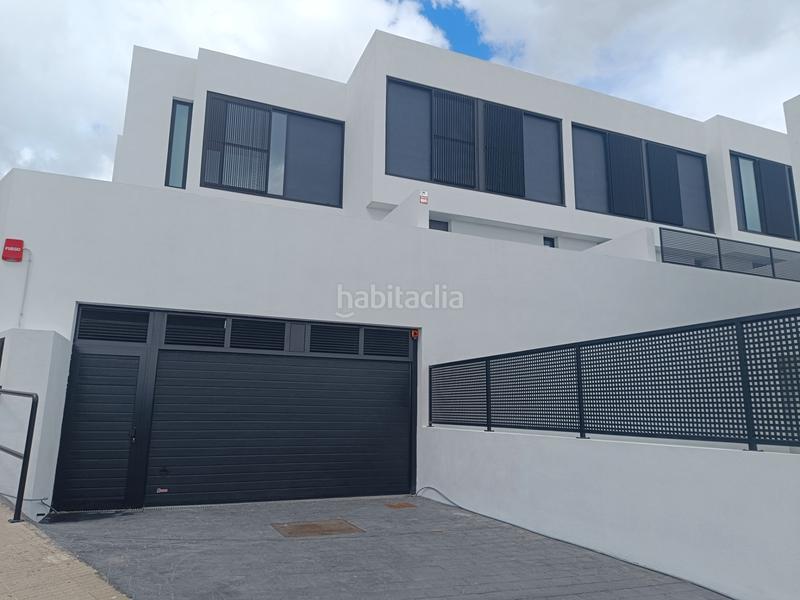 Foto 4c72d31a-cb6b-4712-86cc-df240eaaf1d9. Casa adossada a calle las apicultoras 11 a Centro Güímar