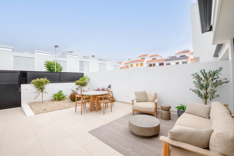 Foto 7bdee83f-e6da-4a59-8752-49472d425e6d. Casa adossada amb aparcament a Centro Güímar