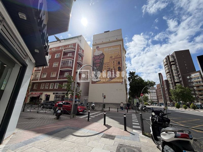 Foto fa5bc8ce-eb7b-4762-bd3e-9d44b1e533f5. Pis amb calefacció a Guindalera Madrid