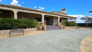 Chalet  Avenida avenida valverde. Finca rústica con casa de invitados, piscina y amplio terreno  i