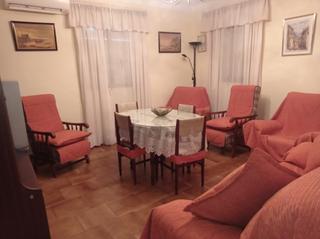 Casa a Carolina (La). Se vende casa de dos plantas en la zona centro de la carolina
