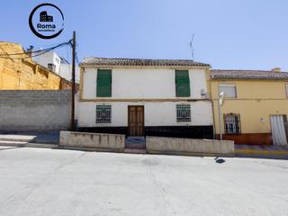 Maison jumelée à Calle vadillo 38. Casa junto al ayuntamiento de pinos puente