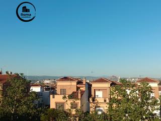 Maison  Calle torre de los carros. Gran casachalet con patiojardín en zona serrallo