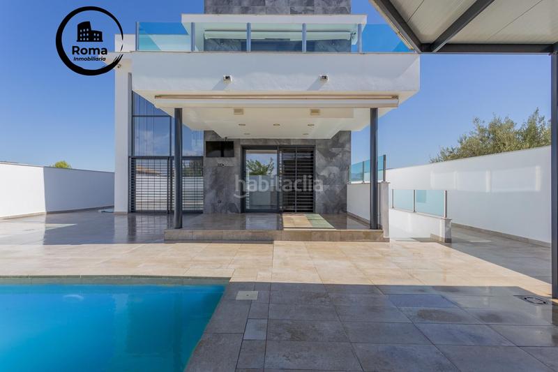 Foto 79911cea-d203-43b3-8aa3-c20fc98562ab. Chalet ponemos a la venta esta espectacular casa en la urbanización los cortijos en Atarfe
