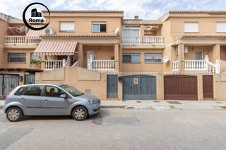 Casa adossada a Ambroz