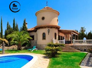 Xalet en Camino minasierra 1931. Oasis tropical villa exclusiva con vistas al mar.