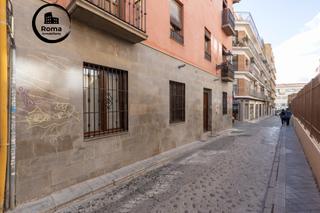 Pis a Calle montalbán 11. Piso de 3 dormitorios en pleno centro de granada