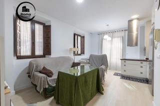 Pis a Calle montalbán 11. Piso de 3 dormitorios en pleno centro de granada