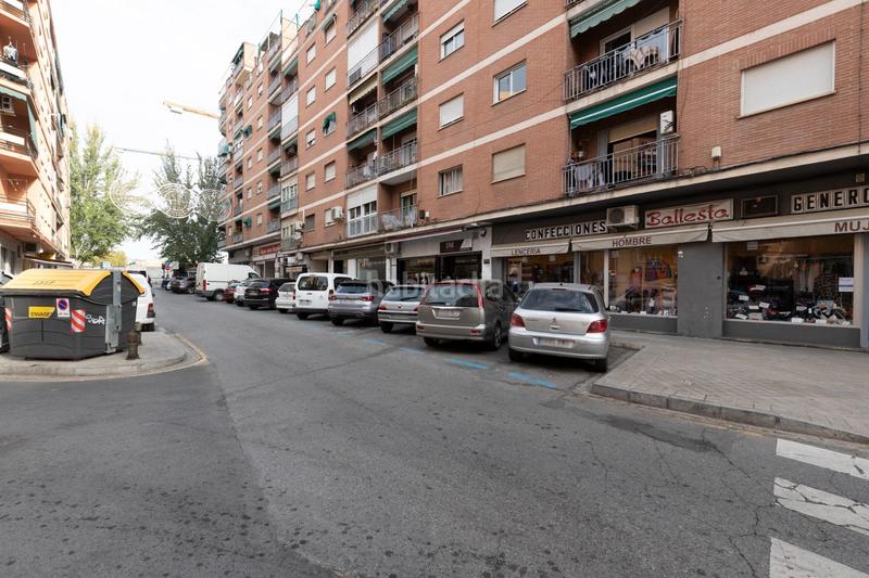 Foto ed6b4043-4177-4472-9c86-4a1ef2875632. Local comercial a Plaza de Toros Granada