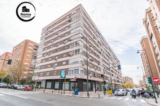 Piso en Cervantes. Descubre tu nuevo hogar en el corazón de la ciudad!