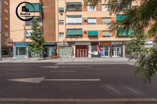Parking coche en Camino de Ronda. Plaza de aparcamiento en arabial