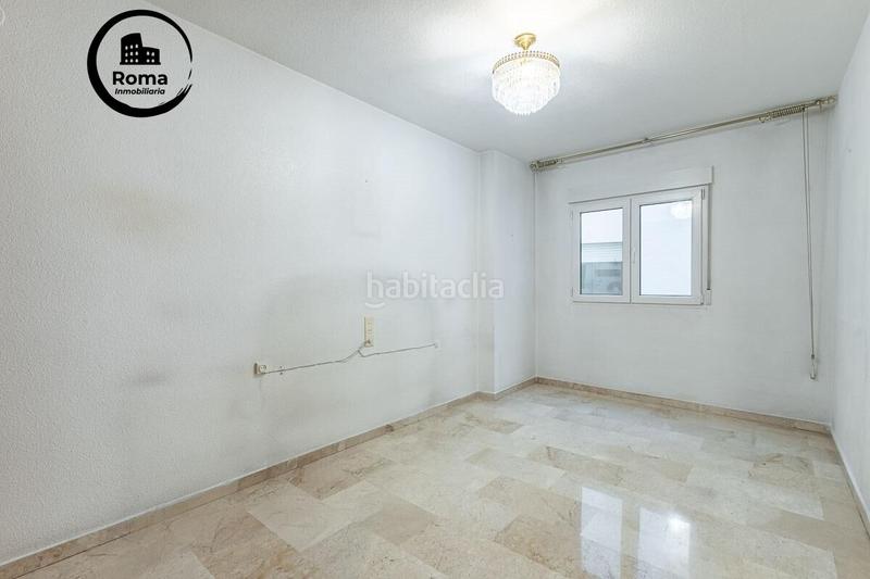 Foto 751b1ad4-58a4-4de2-8f49-c9dfcf61a275. Piso descubre tu nuevo hogar en el encantador barrio del realejo, en el corazón ! en Granada